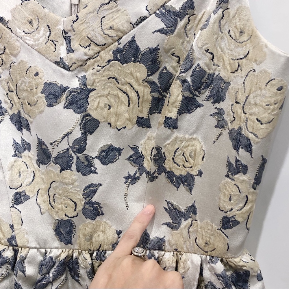 Gal Meets Glam Blue and White Floral Dress - Picture 15 of 15